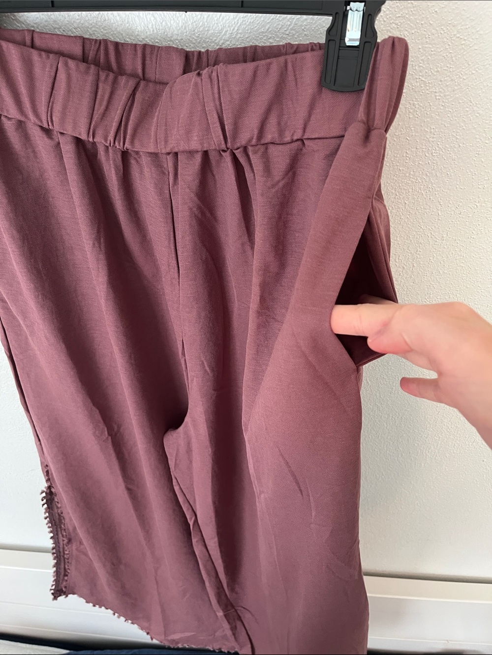NWT Easel Faded Plum Mini Tassel Pant Size Medium - Picture 6 of 7